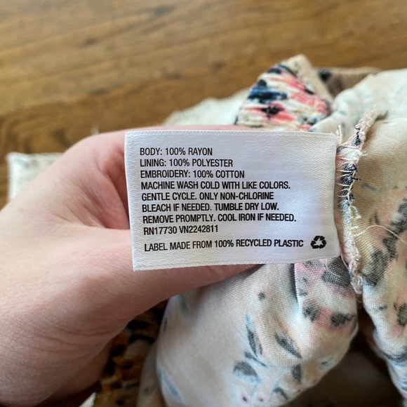 Xhilaration Light Pink Floral Lace Romper - Picture 6 of 6